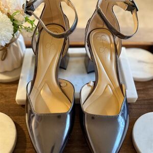 Jessica Simpson Women's Silver Pointed Toe Pumps Size 5.5 Formal Heel
